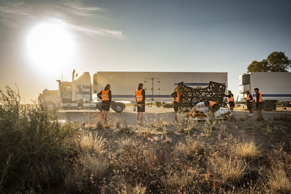 Good morning on day 4 of the @WorldSolarChlg! Nuna 12 has just left the first control stop of the day in Coober Pedy #BWSC2023 #BrunelSolarTeam #Nuna12 #pushinglimits 📸@hapevv