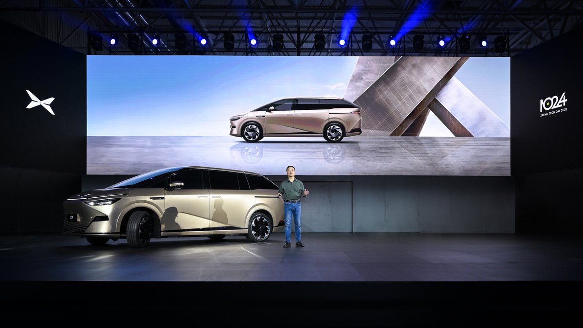XPENG_Global's tweet photo. ADAS, smart cabin, manufacturing upgrades, and more - We can expect the integration of these Smart EV innovations in our upcoming flagship model developed under SEPA2.0 - the XPENG X9, a spacious 7-seater MPV.

Keep an eye out for further updates at Auto Guangzhou!

#XPENGTechDay https://t.co/Gt8ayouANI