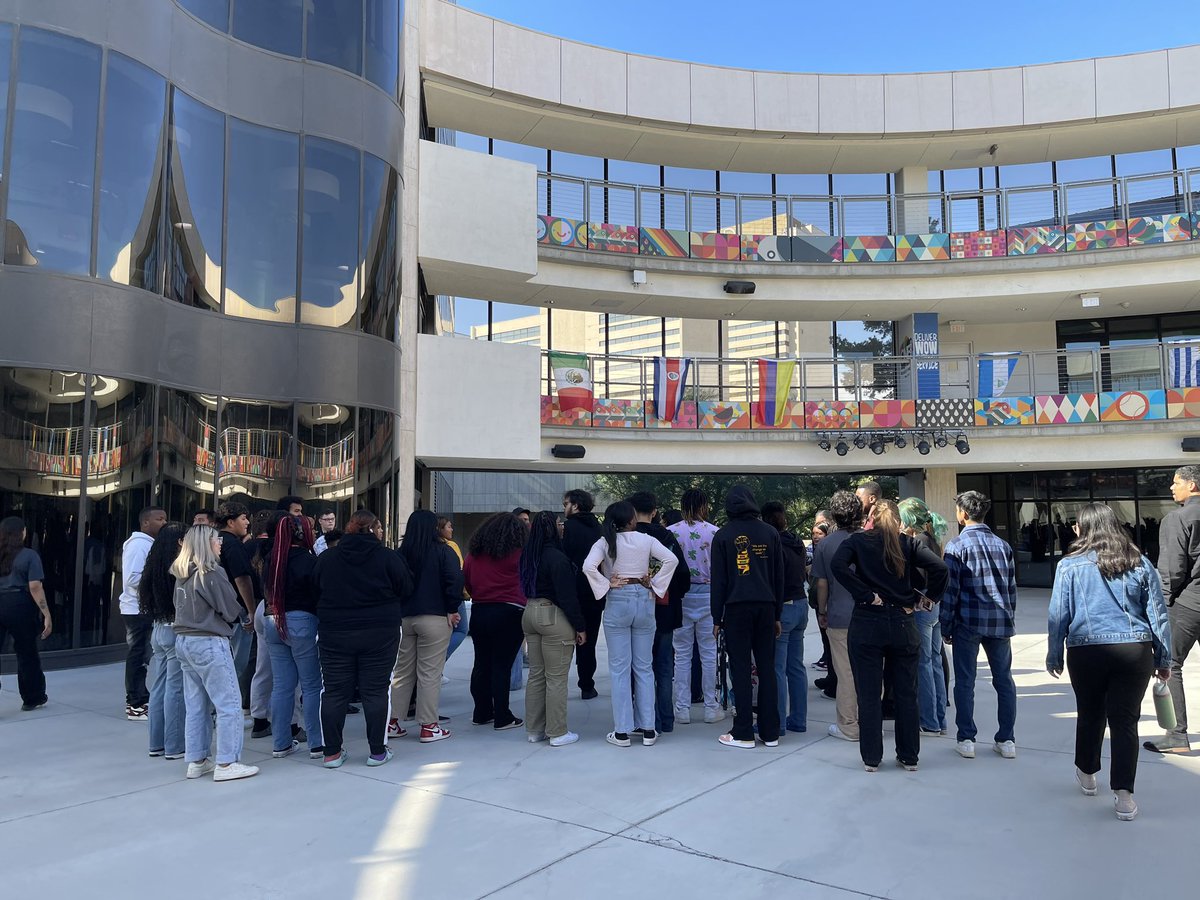 Valley Viking Students visiting <a href="/Zappos/">Zappos.com</a> today! <a href="/Valley_Magnet/">Valley Magnet</a> <a href="/TeamCCSD/">CCSD Team Engagement</a> <a href="/CCSDEngage/">CCSD Engagement Unit</a>