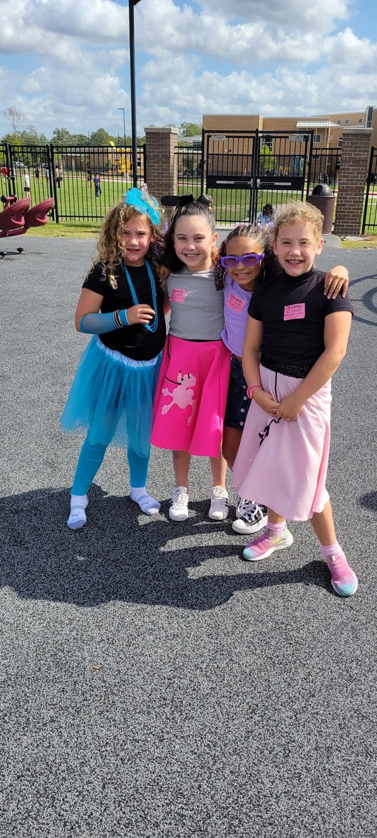 MonicaMoreau3's tweet photo. Making healthy choices! @CounselorFrutos #RedRibbonWeek #geanchored https://t.co/gtNmUjEzWI