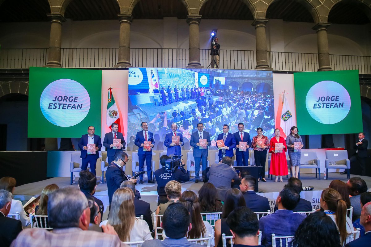 JEnriqueRiveraR's tweet photo. En compañía de mi familia y amigos, con orgullo y responsabilidad rendí mi 2do Informe de Actividades Legislativas, en conjunto con mis compañeros del #GLPRI, esto en presencia del Gobernador @SergioSalomonC y del Presidente de la JUGOCOPO, Dip. @LaloCastilloLop.
1/2 https://t.co/v39FQOPrKk