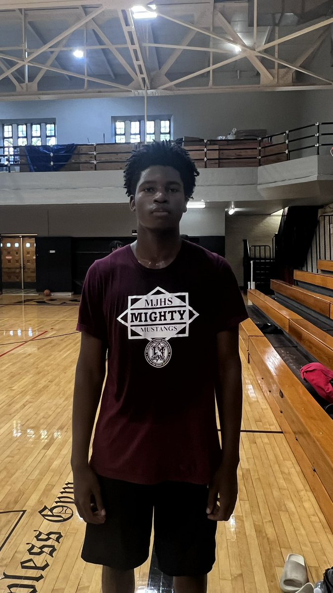 CoachTreal2's tweet photo. 2026 | De La Salle | Jordan Shaw | 6’5 | Passes the eye test immediately in the workout once drills started proved to be a matchup problem. Great hands finishes effortlessly around the rim. Can put the 🏀 on the floor &amp; is a glass cleaner. Will be a key contributor this season. https://t.co/6livLtXPKa