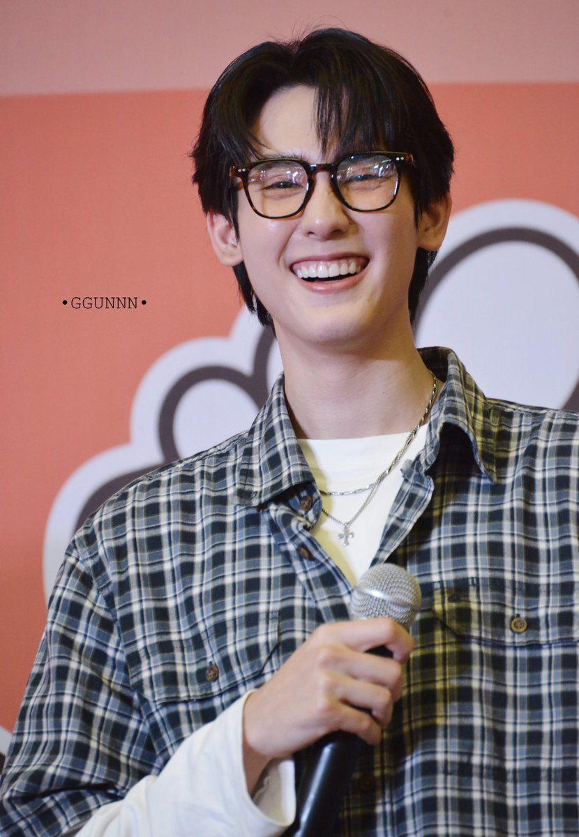 su_chums's tweet photo. #Happy27KasibookDay
#kasibook
@kasibook
ขอให้ประสบความสำเร็จในทุกๆๆด้านมีคนรักเพิ่มขึ้นในทุกๆวันยิ้มสดใสแบบนี้ตลอดไปนร๊า🎉🎉💗💗(เครดิตในรูปนะคะ) Happy Birthday #ksibook https://t.co/z2pNr3egRo
