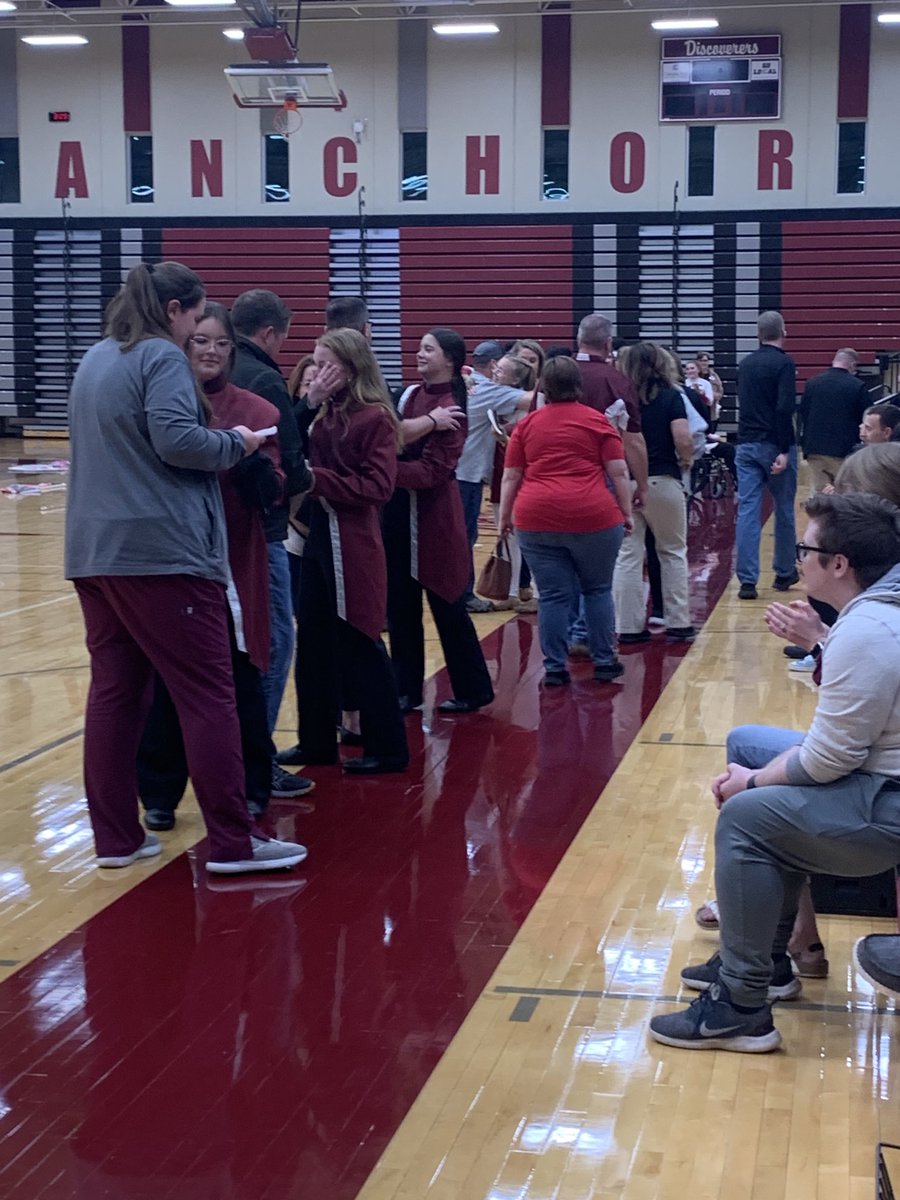 tkwapnioski's tweet photo. The final ⁦@DiscovererWay⁩ ⁦@hsbandguy⁩ band concert tonight.  Another awesome performance by a group of Discoverer Students doing it the DiscovererWay 👏👏👏👏👏 https://t.co/OmXJ3GVvW5