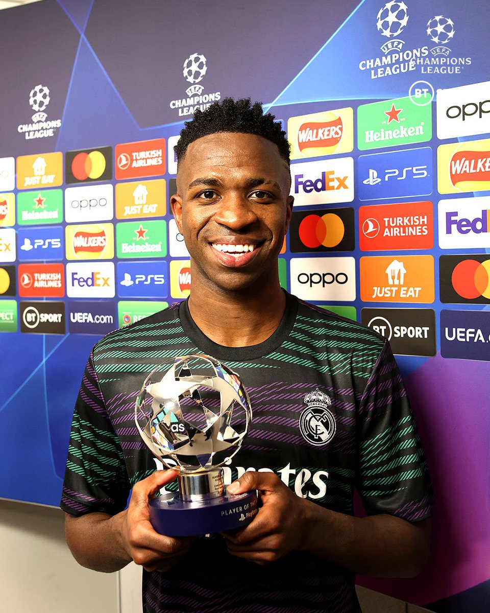 Cr7stianismo_'s tweet photo. ¿El MVP del partido del Real Madrid? Vinicius Junior.

¿El MVP del partido del Al Nassr? Cristiano Ronaldo.

El día de hoy es todo lo que está bien en la vida. https://t.co/zzmWbRPdCJ