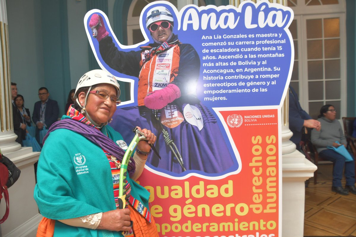 Orgullosos de la participación de nuestras Colaboradoras de Alto Nivel @cholitasclimber en el acto de conmemoración del 78 Aniversario de la #ONU. Desde las cimas más altas, ellas promueven el #EmpoderamientodelasMujeres y la #AlimentaciónSaludable en base a #ProductosLocales.