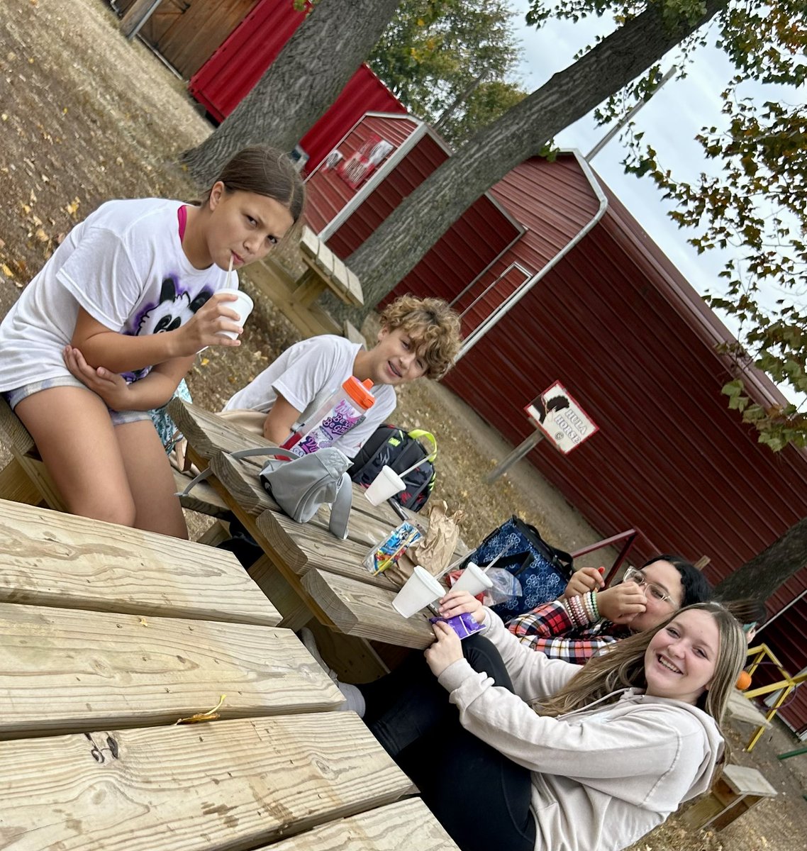 saffield's tweet photo. 🍁Perfect fall weather for a pumpkin patch with our #AMSRisingPhoenix! 🍁#amsaffield #WeAre409 #GarysBerries https://t.co/giaD20wXsH