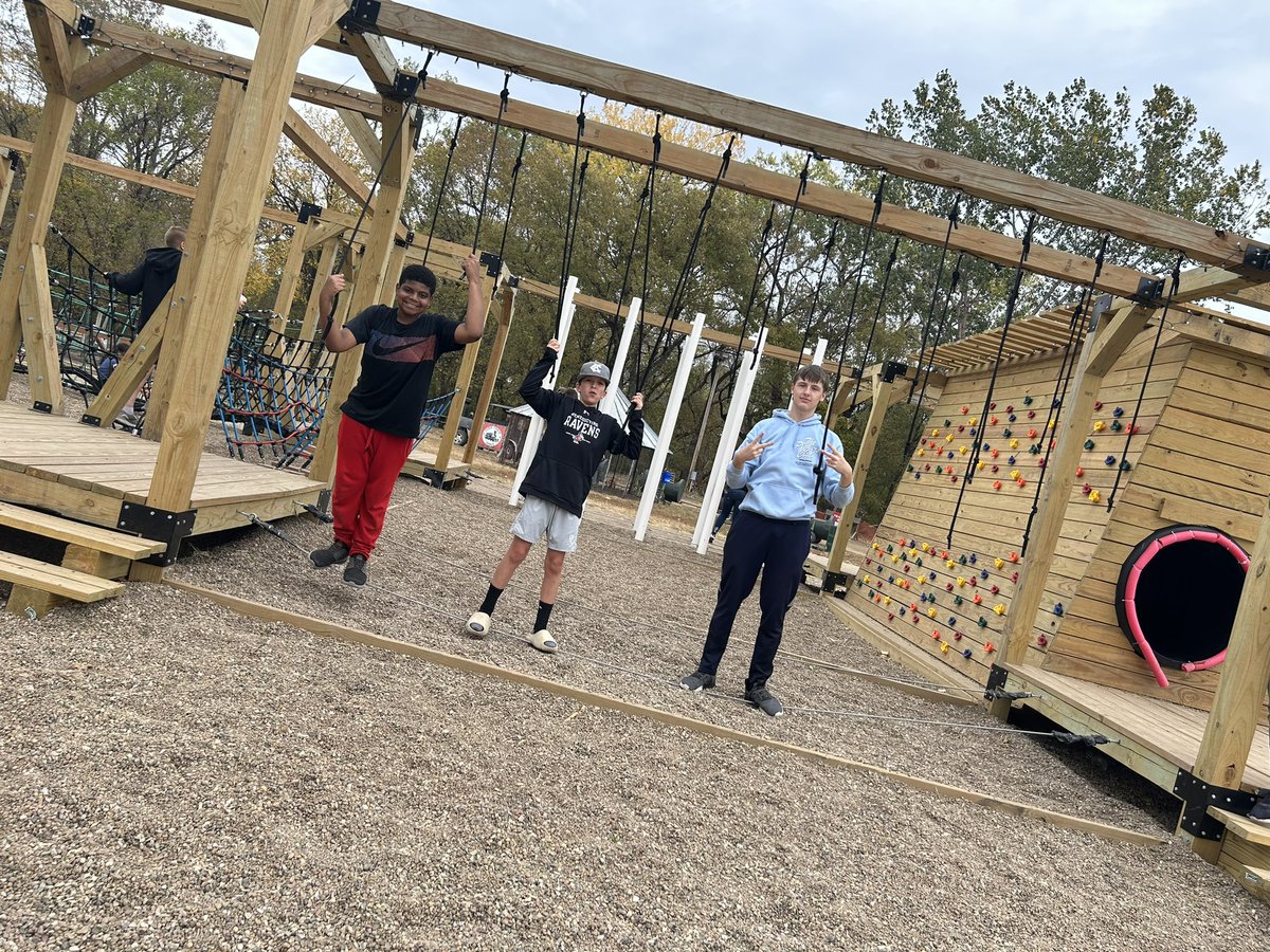 saffield's tweet photo. 🍁Perfect fall weather for a pumpkin patch with our #AMSRisingPhoenix! 🍁#amsaffield #WeAre409 #GarysBerries https://t.co/giaD20wXsH