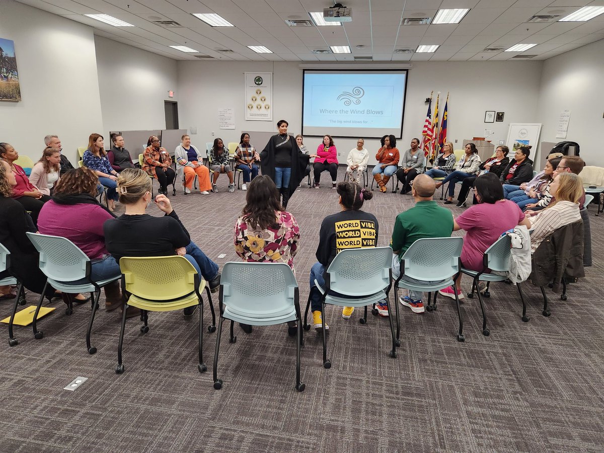 mcpsequityteam's tweet image. Great job by our Study Circles Coordinator @mrdarwinwong and other members of the Equity Unit for leading an awesome first day of Study Circles facilitation training. #DialogueToAction