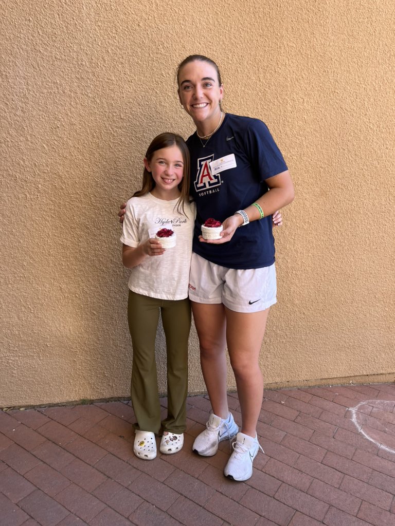 allieskaggs9's tweet photo. Such a cool experience to be at the grand opening of the new Healing Center for @HelpInTouchSoar . Amazed by their mission and can’t wait to see how this new center impacts Tucson. ❤️ https://t.co/vAFAwYYHyj