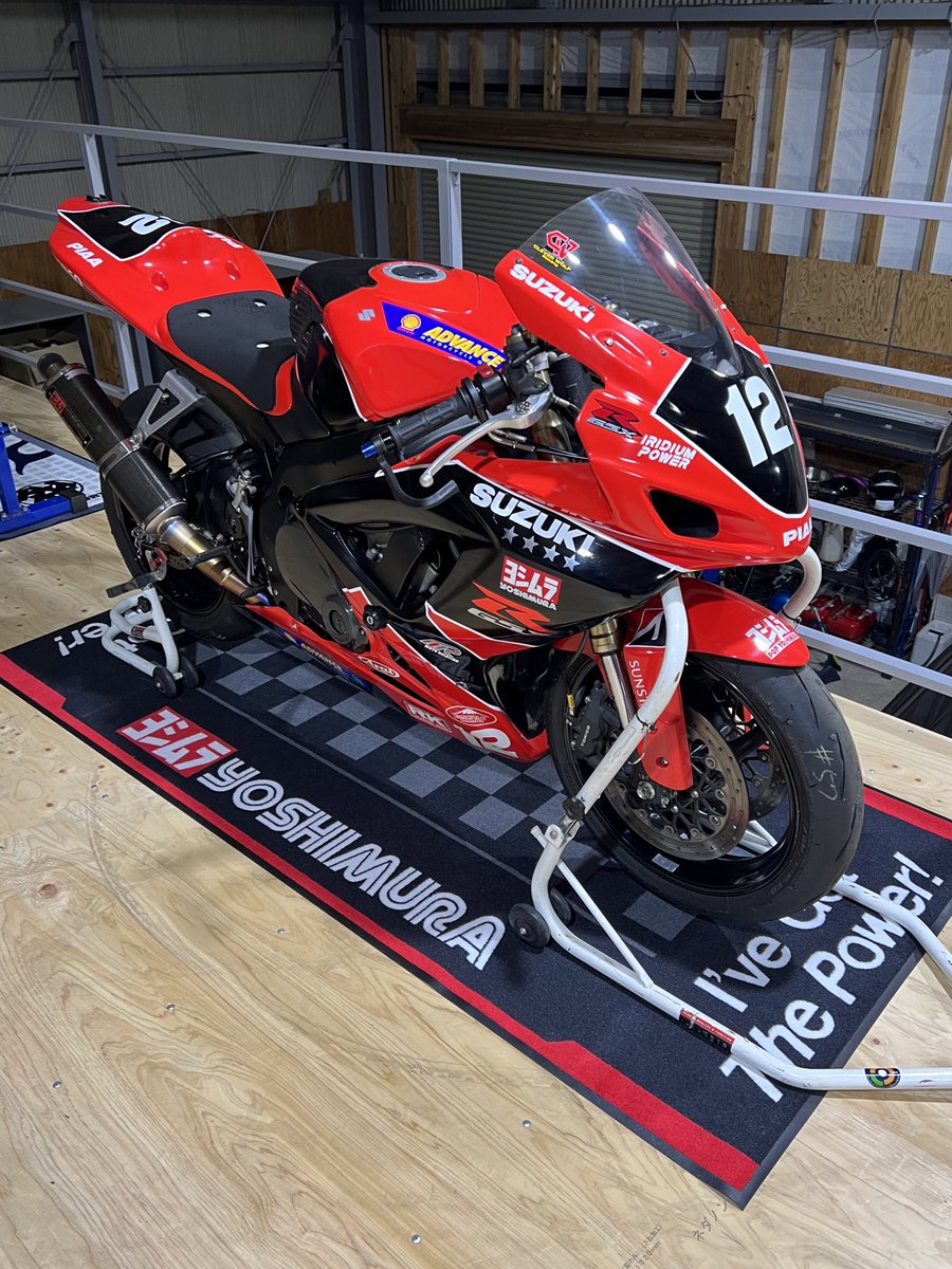 motorelation's tweet photo. #見た人も何か無言でヨシムラあげる https://t.co/xdRNNIuFRL
