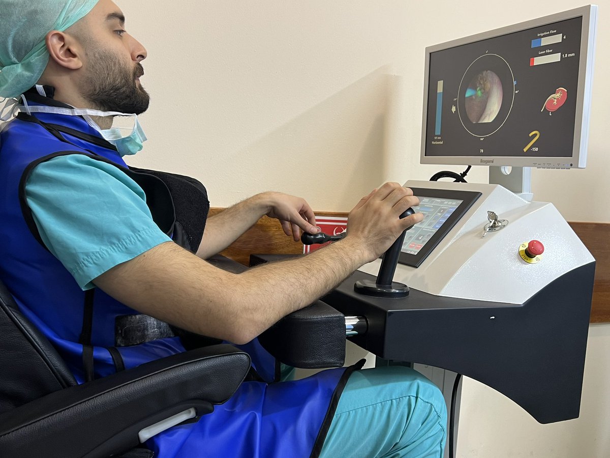 tzevattefik's tweet photo. Training @itfuroloji

Our talented resident @aniltantekin performed 💯 the 19th Robotic Endourology case for stone disease using @elmedmedical #AvicennaRoboflex

Challenging #RoboticsInEndourology

 #ILYRobot @Housbow
 #Monarch @JNJMedTech
#Zamenix #RoenSurgical

 @EBU_Urology https://t.co/PPWw3uPjrr