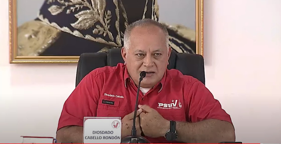 angelgodoy3's tweet photo. Quienes representan la cultura de la corrupción y los antivalores, harán lo que le sea para convencer a los chavistas que fueron a votar por Maria Corina Machado, que lo visto fue un fraude... Lo importante es que, a quienes vimos ese gentío votando, no nos van a meter ese cuento https://t.co/AbATiuslRg