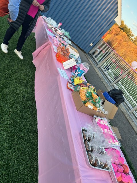 MedfieldAD's tweet photo. Make sure you stop for a snack or to make a donation at the table up by the press box. All proceeds will be donated to @DanaFarber!
@G_MEDSOC @HillerAthletics https://t.co/CWPvAgqOjZ