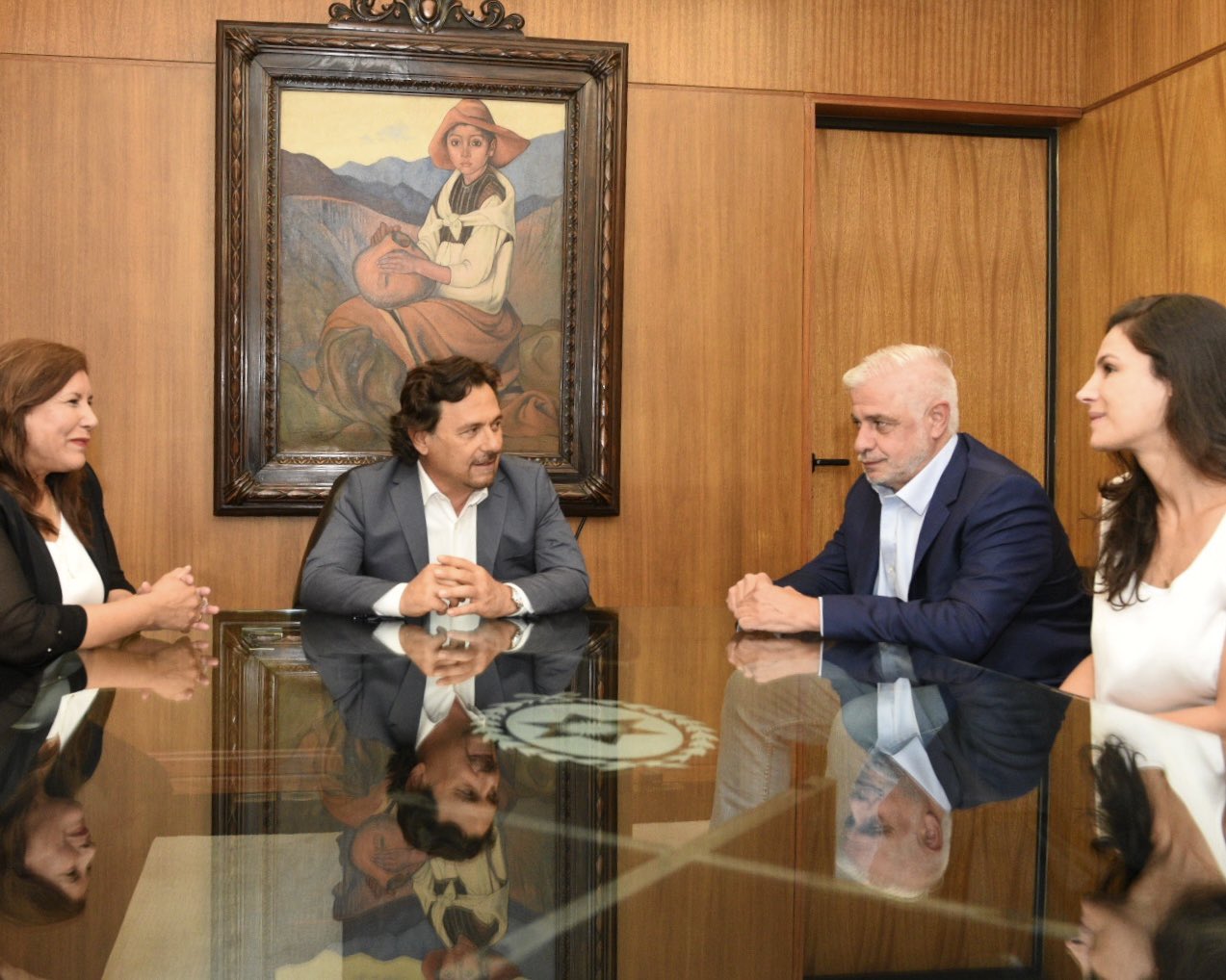 F9PDTVWbcAAxhCJ?format=jpg&name=large