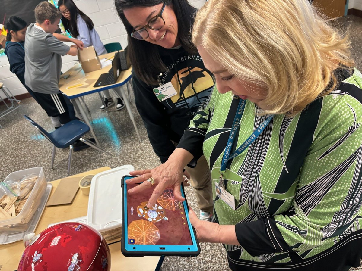 Landstown Elementary (@landstown_es) on Twitter photo Thanks for stopping by, Dr. Hayes! You are a pro at creating Cat 5 simulations. 🌪 We enjoyed having you help test our prototypes!! 🐬 #ridethewave #designprocess Thanks for stopping by, Dr. Hayes! You are a pro at creating Cat 5 simulations. 🌪 We enjoyed having you help test our prototypes!! 🐬 #ridethewave #designprocess