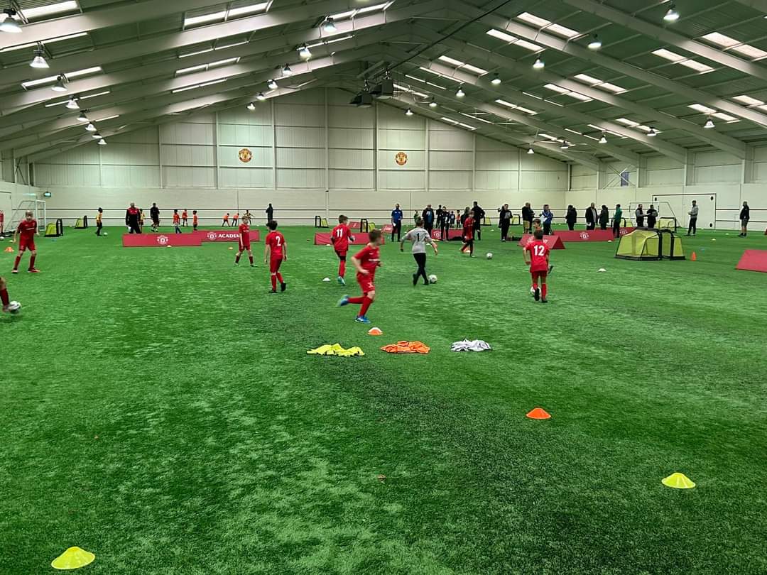 What a way to spend a day of your half term! John Lewis and his U10s were invited to @ManUtd famous Cliff Training Ground to train for the day. Maybe hoping to pick up on some tips for their incredible season so far. Well done John and your team #MUFC #grassroots