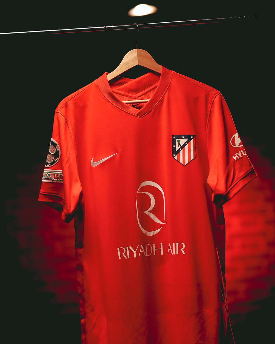 Offsider_ES's tweet photo. 🎁 ¿Quieres ganar la camiseta especial del Atleti?

📌 Si esta noche el Atleti gana con gol de Griezmann, sorteamos si camiseta entre los que den RT y nos sigan.

🍀 ¡Mucha suerte a todos los participantes! https://t.co/8L9oPbMbP7