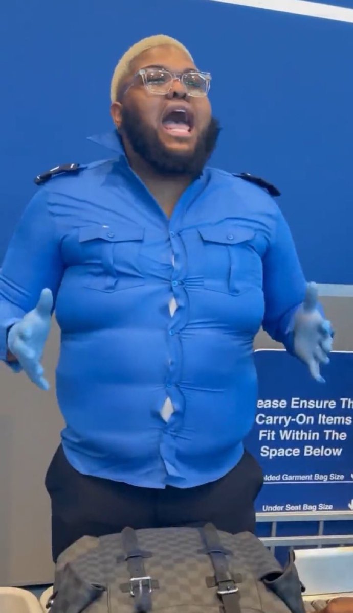 badbunny_global's tweet image. How tight my budget is for Bad Bunny tickets