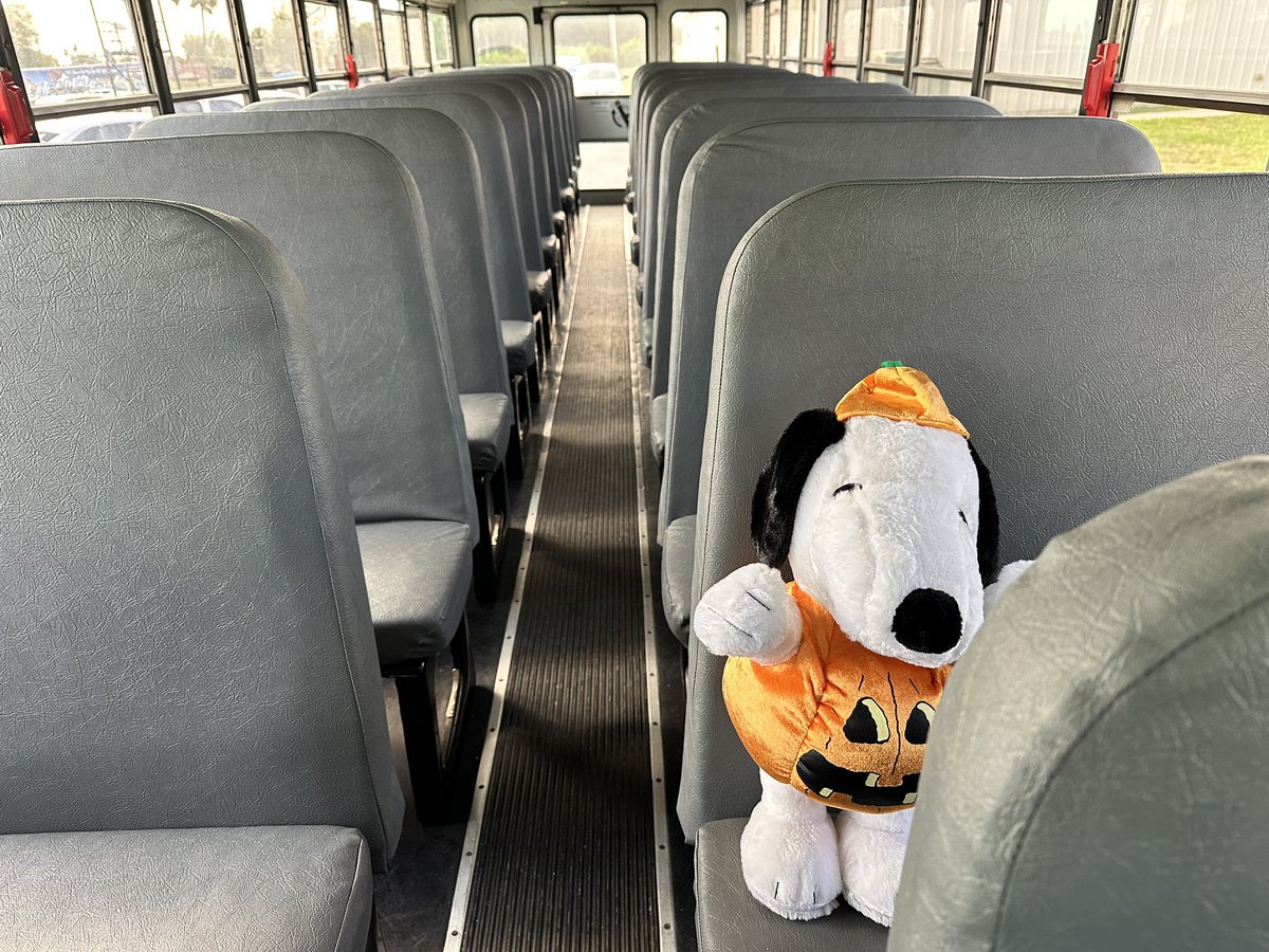SnoopyWhereRU's tweet photo. Such a great day and on the bus! 🚌 Time to head out! @Pride_Mustangs @Anadgar16 https://t.co/CKyx1OBdAM
