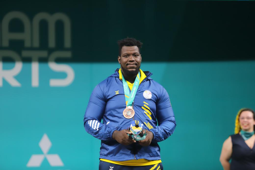 F9PIJmqagAAanHZ?format=jpg&name=medium