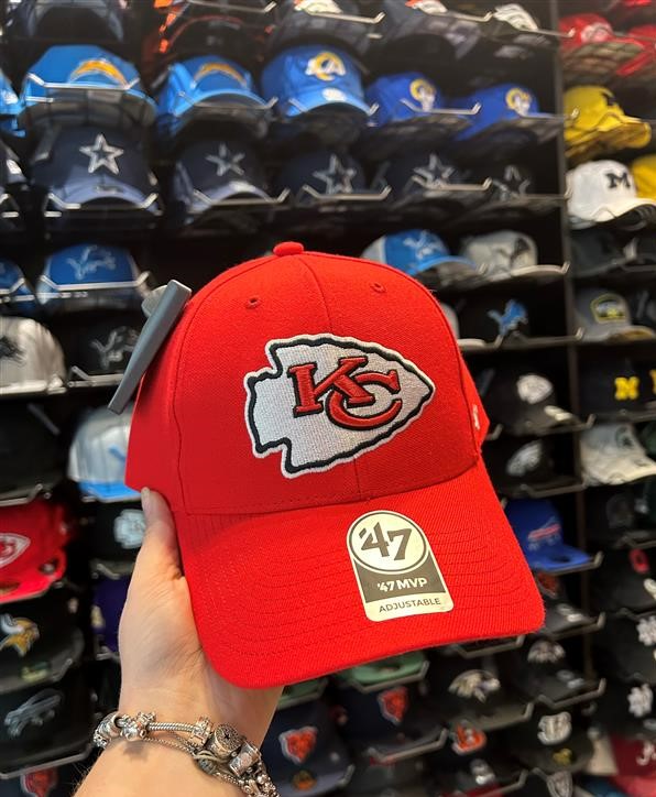 Swifties, <a href="/lids/">Lids</a> has your new favorite team's merch✨ 🏈