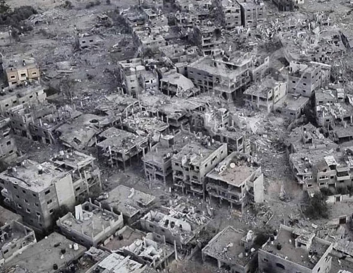 No es Kiev, es Gaza No es una base militar de Hamás, son edificios residenciales en Gaza. Israel bombardea a la población civil bajo el pretexto de atacar a Hamás 0 sanciones. ¿Dónde está la CPI?