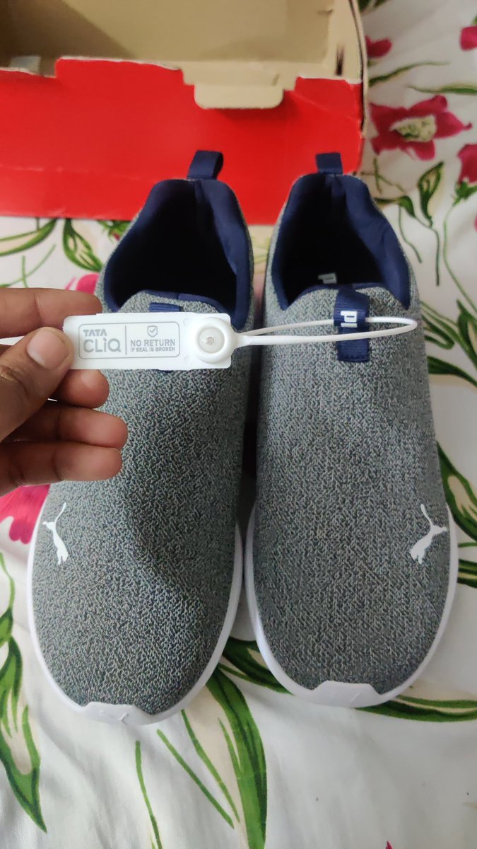 vishsingh0's tweet photo. @TATACLiQLuxury I had the worst experience with you. I placed a shoe order and wanted to return it. Your pickup guy never came and marked it damaged. To this date I'm tryin to return the product but you've yet not initiated the return even when I have shared pics. ID:
128557667 https://t.co/rgbuck8O1n
