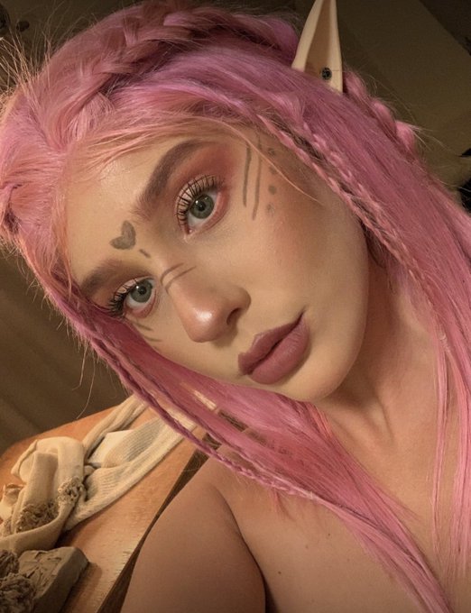 it's almost time for halloween 🧚🏻&zwj;♀️💕࿐ ࿔*:･ﾟ https://t.co/gfAge4ssa8