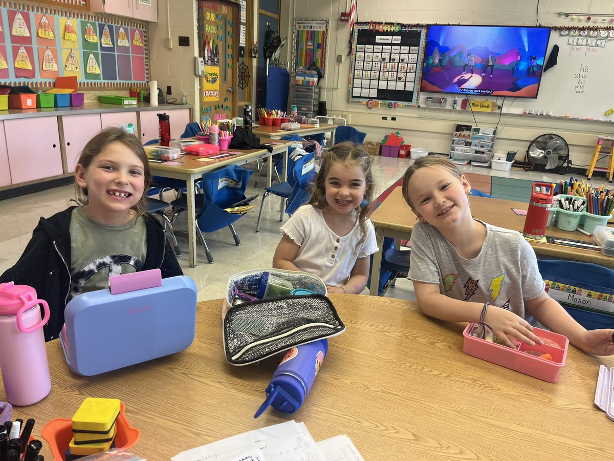 Lunch date with these cuties!!😆 #wt112 #112leads