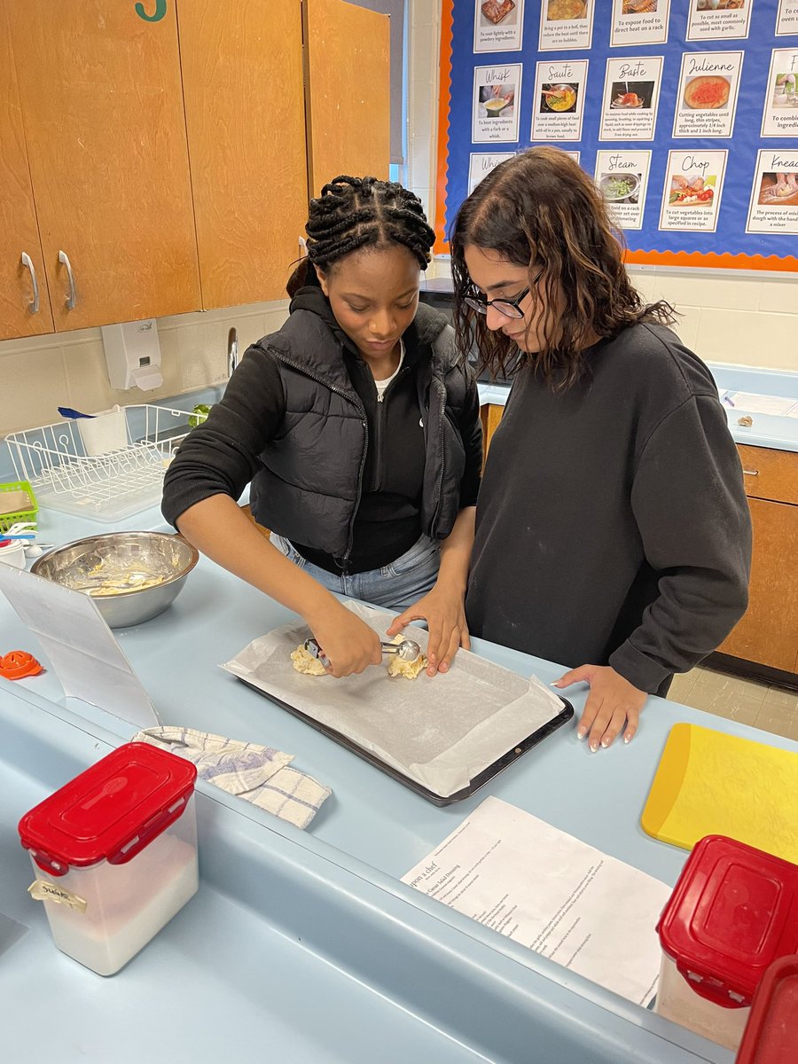 msrrusso's tweet photo. Today was all about garlic cheddar biscuits and Caesar salad! Student did a great job of making everything from scratch, salad dressing included! 🥗🧀🥬🧄🍽️ https://t.co/dOQ2DFHyGH