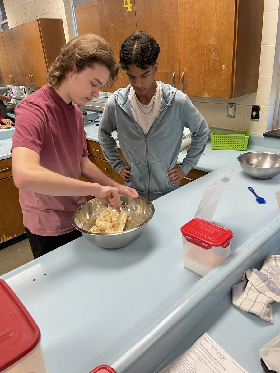 msrrusso's tweet photo. Today was all about garlic cheddar biscuits and Caesar salad! Student did a great job of making everything from scratch, salad dressing included! 🥗🧀🥬🧄🍽️ https://t.co/dOQ2DFHyGH