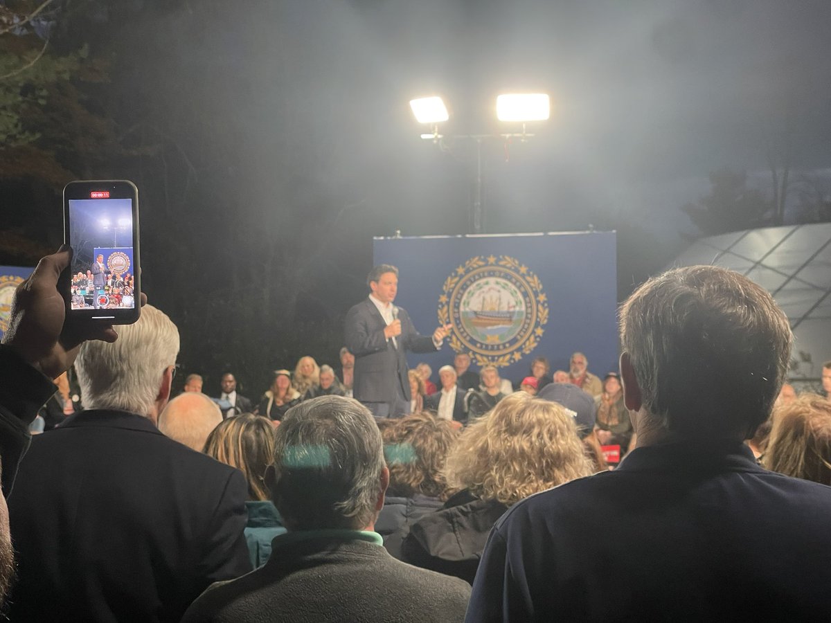 At a stop on the Seacoast, DeSantis warms up the crowd with his usual double Ivy League stump speech bit and adds that his son Mason got a tour of the Green Monster at Fenway #fitn