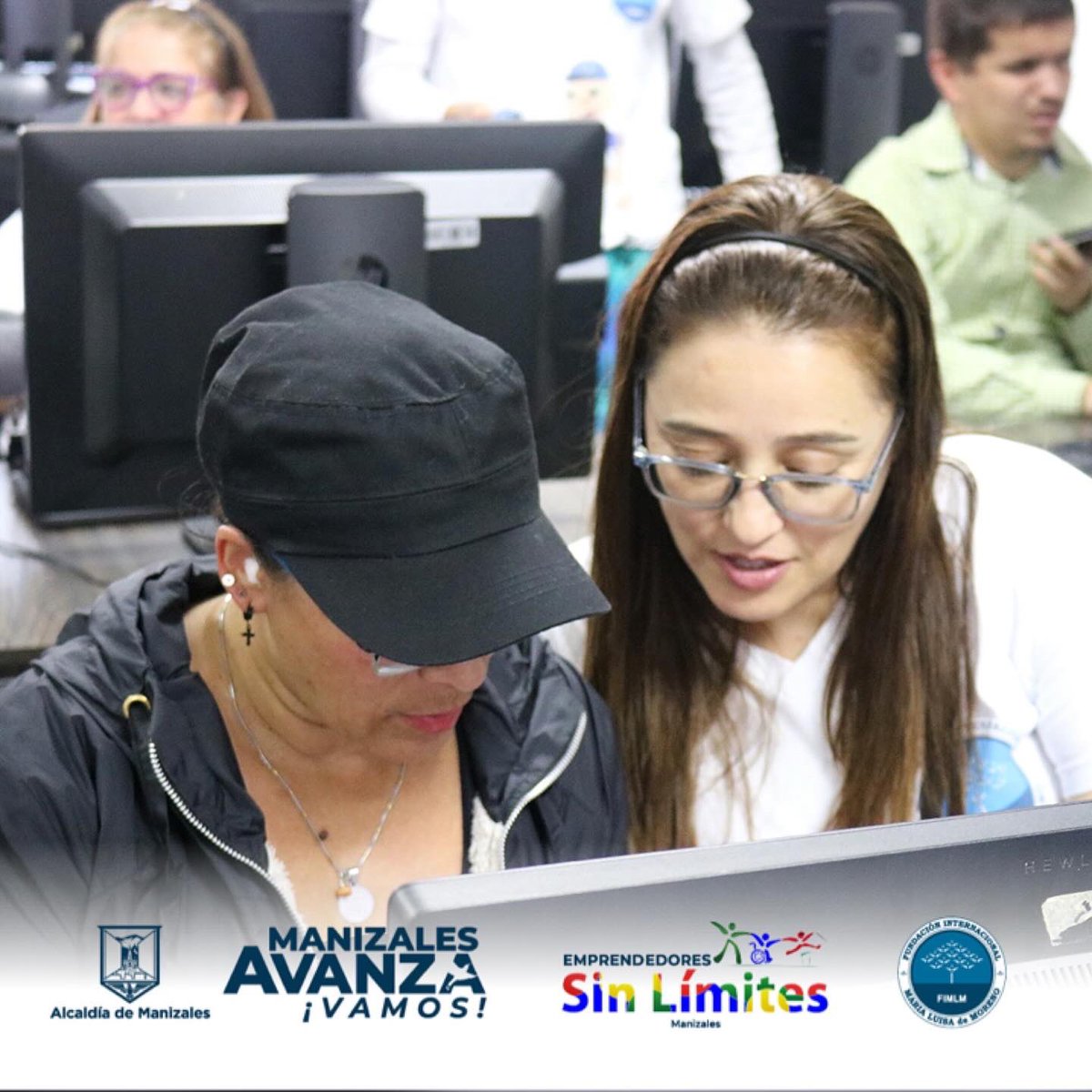 Nuestros #EmprendedoresSinLimites están potenciando sus habilidades en Tecnologías de la Información y Comunicación  en los Telecentros Comunitarios. Aprovechando al máximo los recursos virtuales ofrecidos por el #campusfimlm para impulsar el crecimiento de sus emprendimientos
