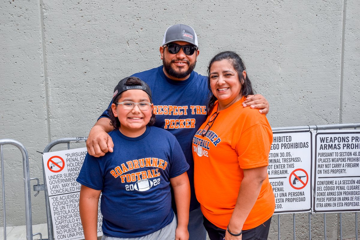 Tomorrow is Homecoming Spirit Day! Are you showing off your UTSA pride? Send us your pics for a chance to see yourself on our channels. 🧡 💙 

#UTSA #UTSAHC | @UTSAStudents @UTSAStuAct