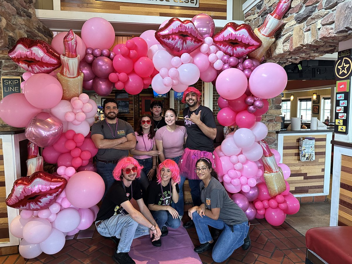 Brandonchilis13's tweet photo. Celebrating Barbz Day in style at Chilis San Marcos! https://t.co/eAWMBMBXdA