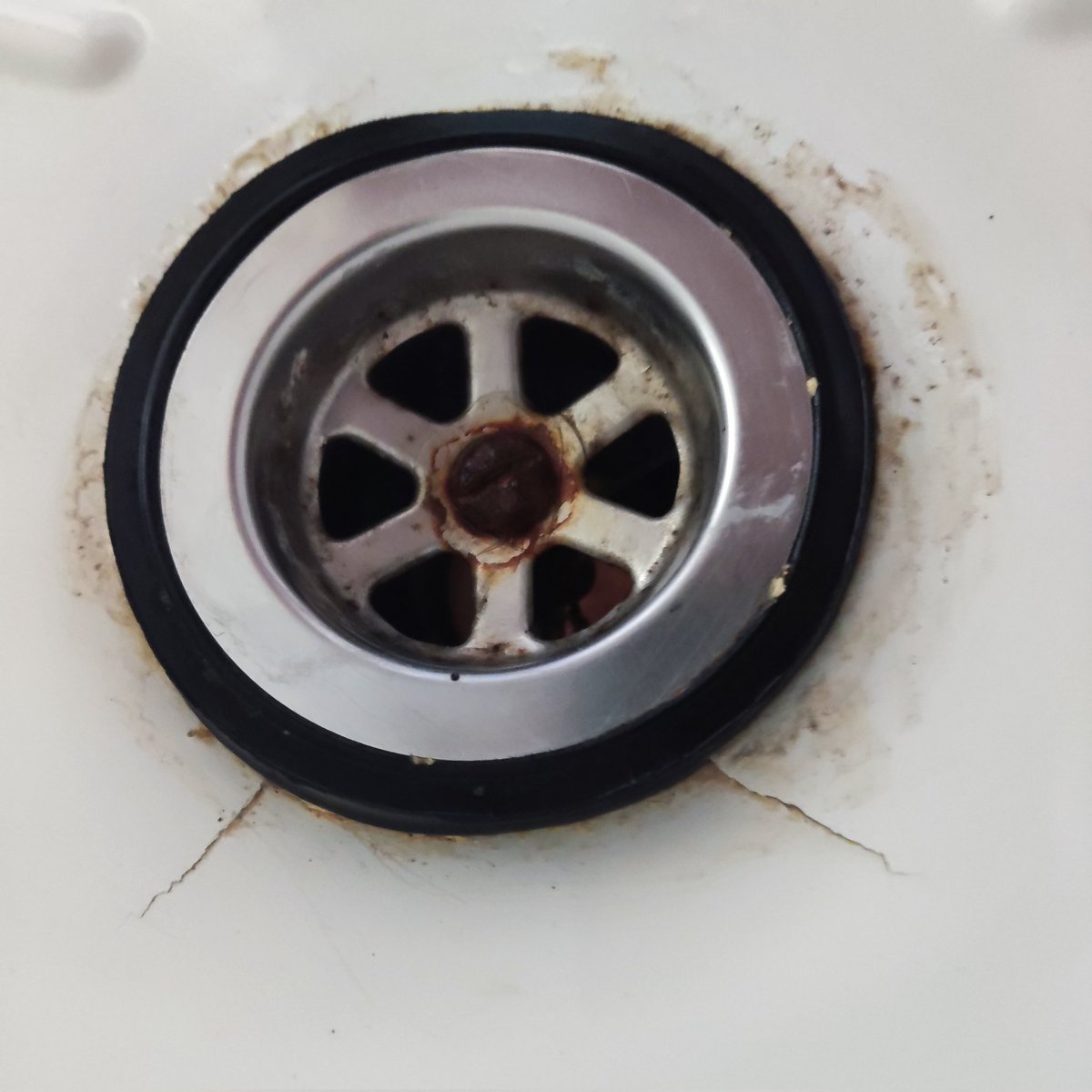 reeeevsy's tweet photo. @haven  We contacted haven regarding poor maintenance of accommodation during our stay with Haven at Devon Cliffs. It's been almost one month and we still haven't had a response.
These are some of the photos. https://t.co/J1TpmFxDVK
