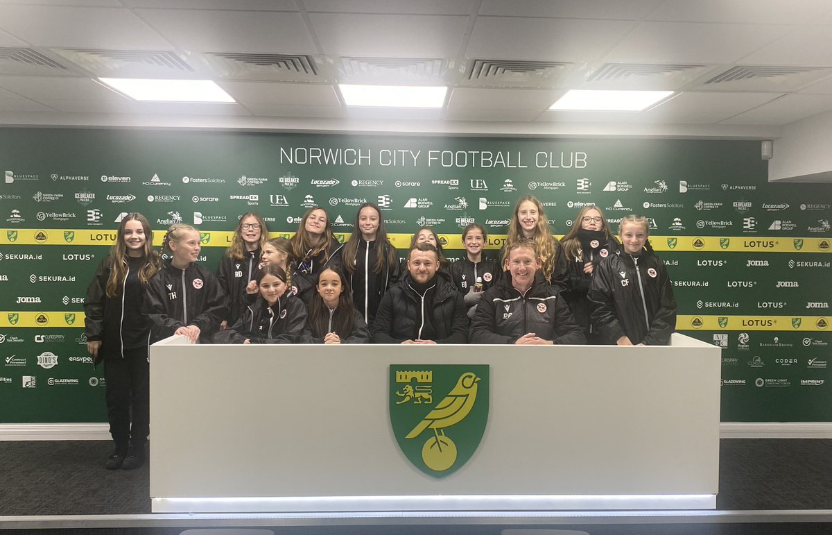 BlofieldUtd's tweet photo. Fantastic experience for our girls this evening and lots of memories made ❤️🖤⚽️

Thank you everybody at @NorwichCityFC who helped make this such a great night.

@NWGFL @BlofieldFc @NorfolkCountyFA https://t.co/ZY37O2LGf9
