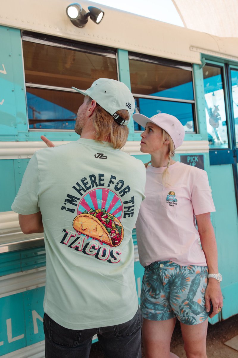 F1Katt's tweet photo. Alfa Romeo en colaboración con Valtteri Bottas han sacado una linea especial en honor al #MexicoGP  diseñado por el mismo Valtteri y su  novia Tiffany Cromwell.

I’M HERE FOR THE TACOS T-SHIRT
THE BOT-TACO TRUCK CA

¿Que les parecen? 🥺 https://t.co/GnC6UxMKmZ