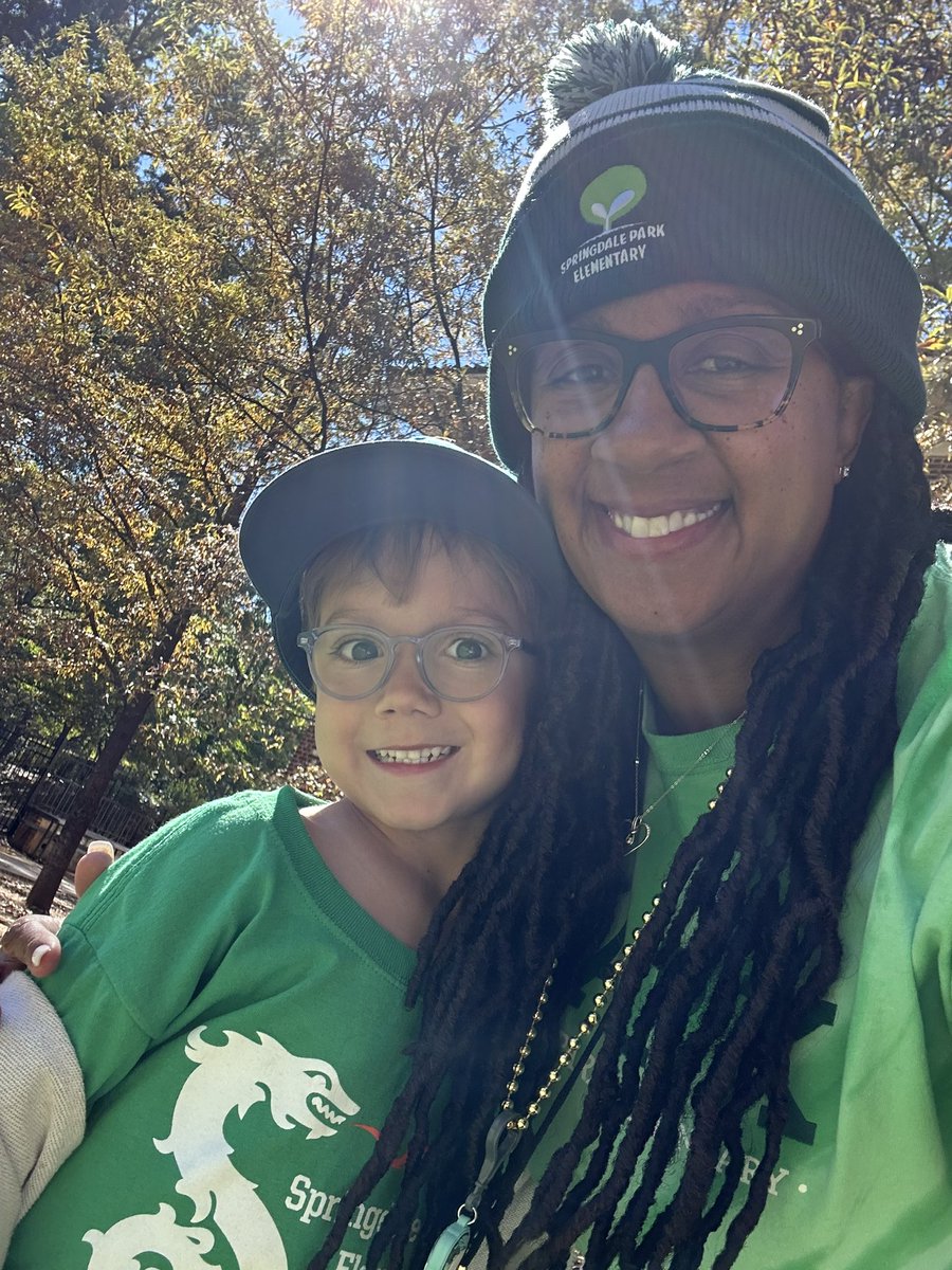 drjtoney's tweet photo. Day 55 ✅ @APS_SPARK 🐉💚🌳
🎩 Hats off to Red Ribbon Week! We have our minds made up for a brighter future! We also celebrated October staff birthdays! 🥳 👒🧢 We’re SPARKling! ✨✨✨✨✨#HatsOnForChange #SpringdaleParkStrong https://t.co/37jgHgaYcB