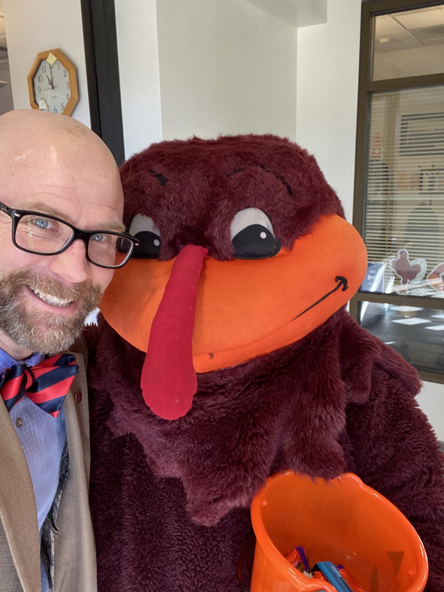 Best day ever. All because <a href="/TheHokieBird/">HokieBird</a> gave me a hug and a Reese’s peanut butter cup! #bestmascotever #ilovethehokiebird