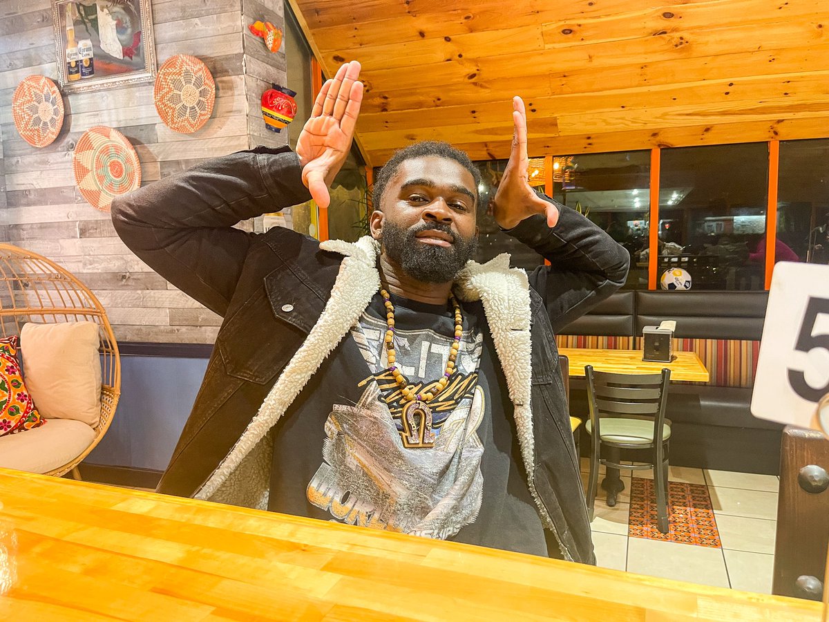 DelQwanJackson4's tweet photo. RQQ!! 💜⚡️ https://t.co/FoudoByeIw
