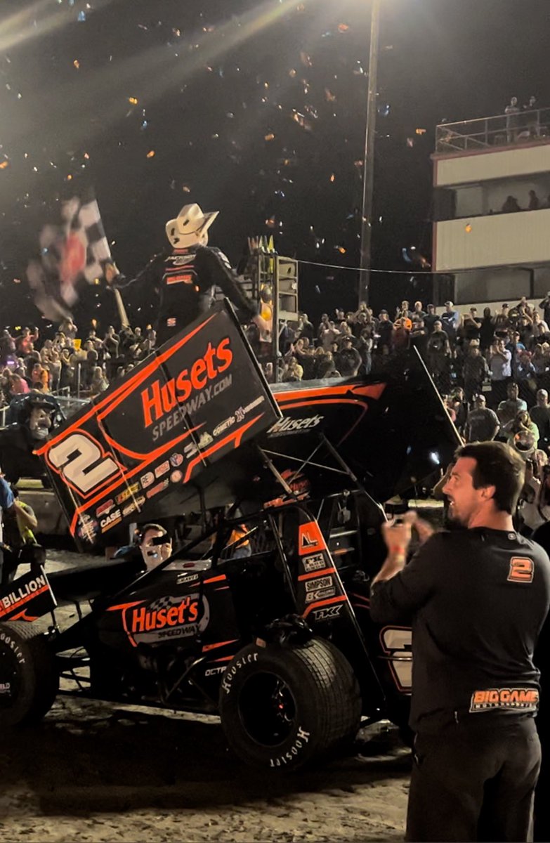 ShawnaRobbins_9's tweet photo. I took this in victory Lane. It’s not often you get to see the reaction of the guy behind the car. Such an honor to capture it!
Way to go, Cody and Team! You had that car on rails! 😎🏁
#DevilsBowl
#FinalStampede https://t.co/iFOsTRslBg