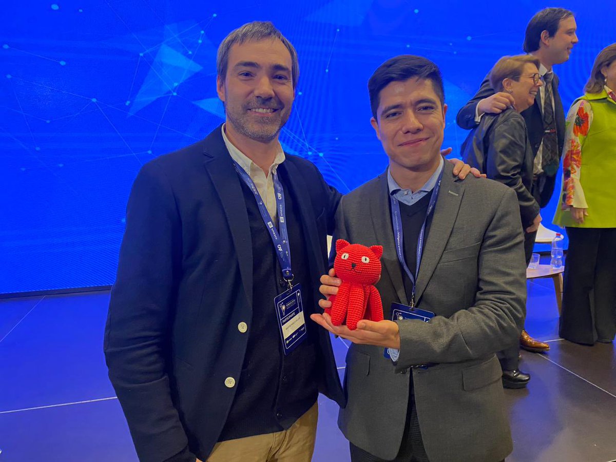 LexBardales's tweet photo. Desde México hasta Chile, por una AI responsable. Con la importante encomienda de llevar a nuevas aventuras a  #CAT-ia. Una iniciativa del gran @MPVillar #AutomarizaciónResponsable https://t.co/fyWtPgW5hq