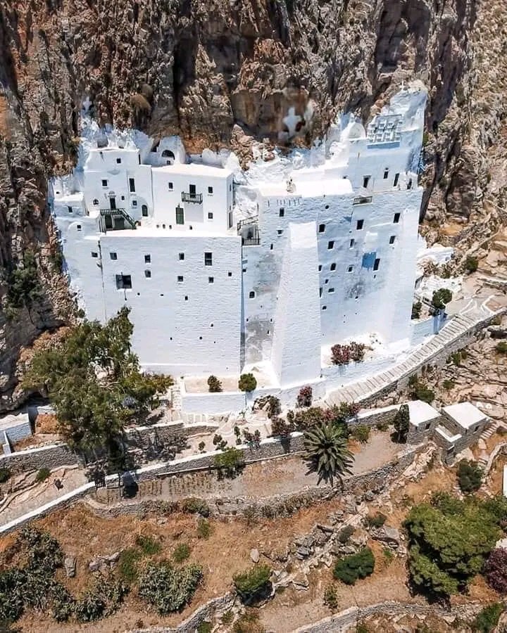 The Monastery of Panagia Hozoviótissa, Amorgós Island, Greece.
🙏💙🇬🇷💚🙏