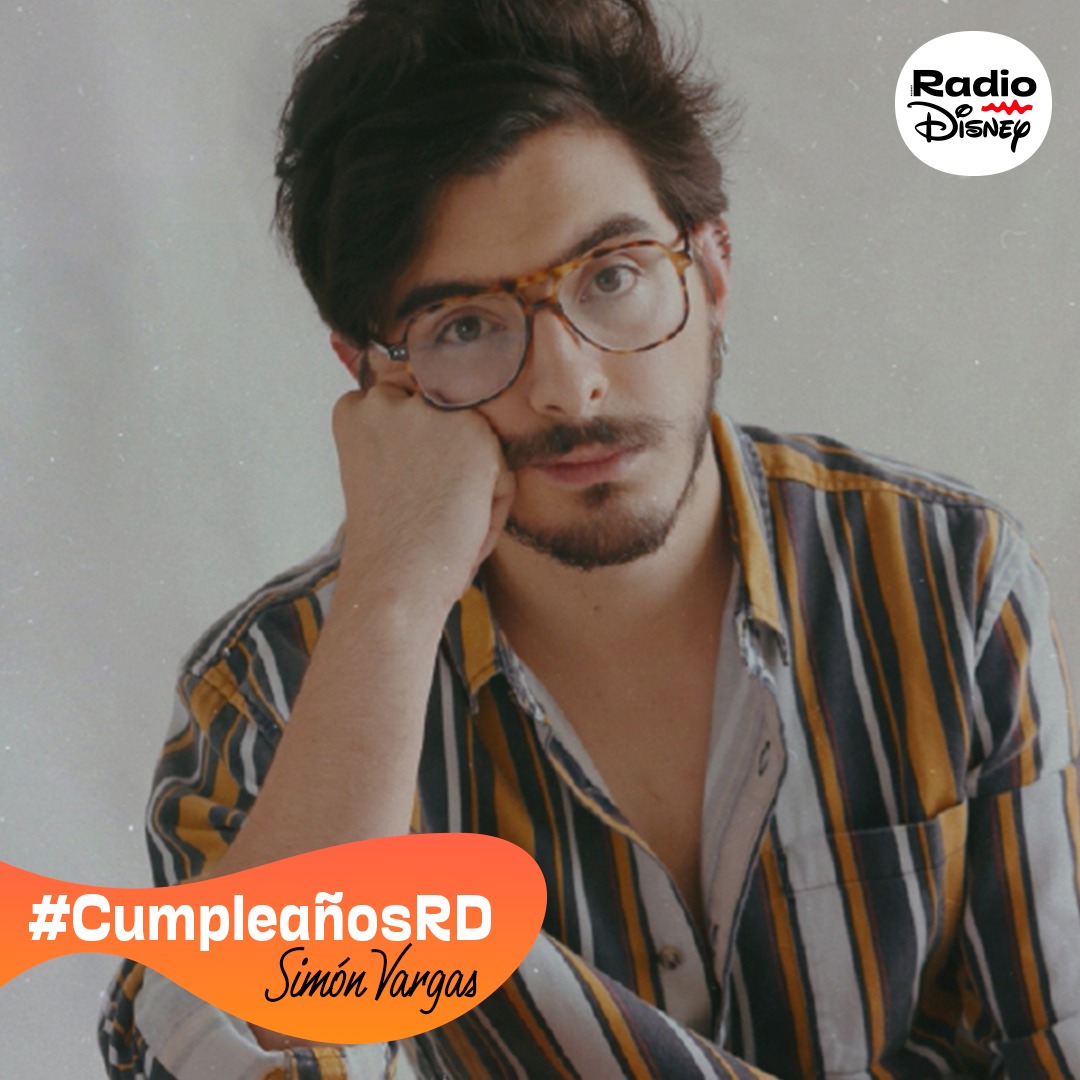 RadioDisneyMX's tweet photo. Hoy le deseamos un feliz cumple a @simonvargasm 🎂❤️
¿Sabías que además de ser parte de una de nuestras bandas favoritas, también es escritor y tiene un libro llamado “A la orilla de la luz”? ¡Nos encanta! 🥳
#RadioDisney #CumpleañosRD #SimonVargas #Morat https://t.co/GEKom4FCrR
