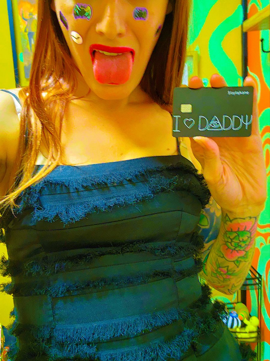 Laylajkane's tweet photo. Are you my Daddy????????? https://t.co/oYhIlHK2F5