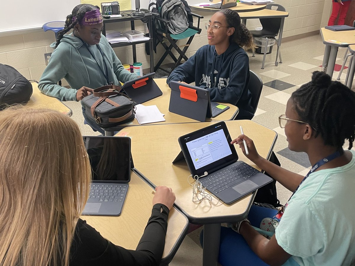Mrs_SarahKelly's tweet photo. Students in Base Camp practiced presenting their student led conference with a partner. Each person gave feedback on what they thought each other did well with what they could improve on before the next one. #HuskiesPullTogether #ExploreCSMS @CSMS_Huskies https://t.co/iV7UTdBnqj