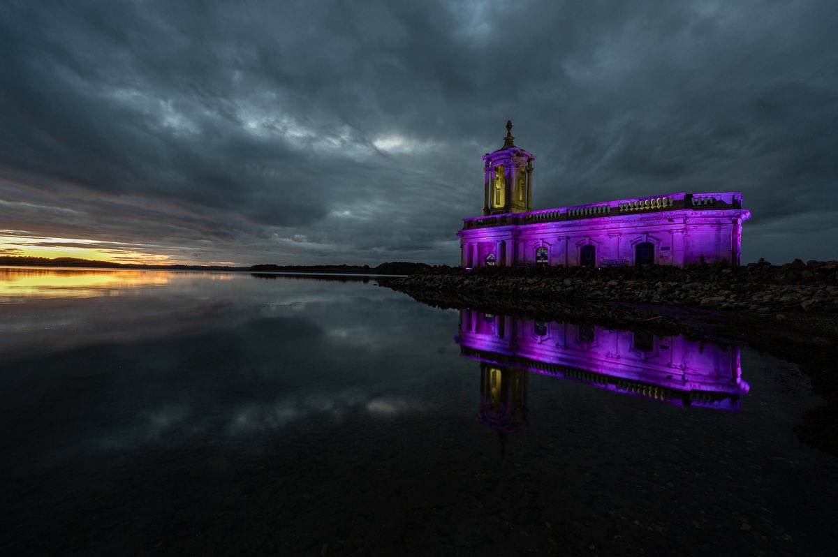 RutWaterPark's tweet photo. Our beautiful church is shining purple tonight to mark #WorldPolioDay 💜

#Purple4Polio

📸 Huge thanks to @Photo_Rutland for sharing these fabulous photos 🙏 https://t.co/l34eXK07ma