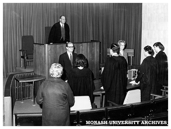 Did you know that next year @MonashLawSchool will be celebrating its 60th anniversary? Let's start the celebrations early with a look back at the very first moot court in c.1968!